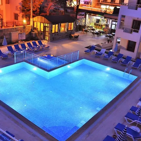 Water Garden Aparthotel *