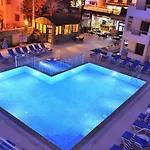 Water Garden Aparthotel 3*