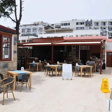 Aparthotel Water Garden 3*